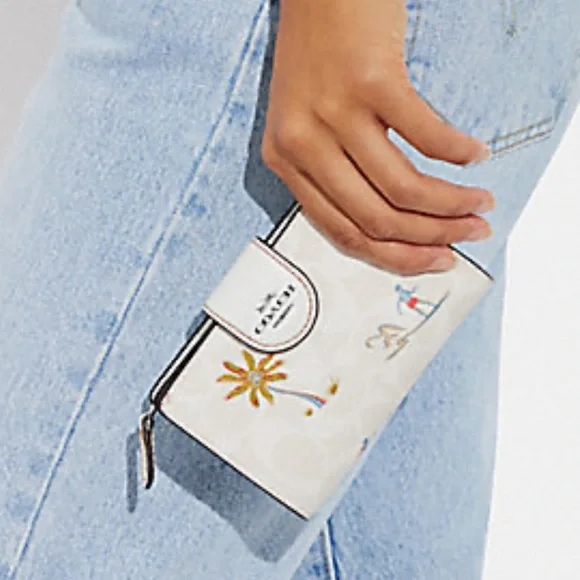 🌴 Brand 🆕 Coach MEDIUM CORNER ZIP WALLET IN SIGNATURE CANVAS WITH HULA PRINT🌴 - Picture 5 of 13
